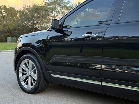 Used 2019 Ford Explorer FWD Limited image 35