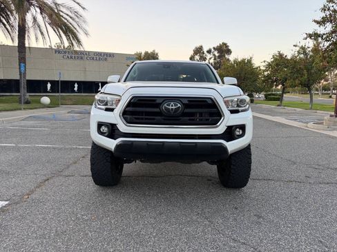 Used 2018 Toyota Tacoma PreRunner w/ SR5 Package RWD image 13