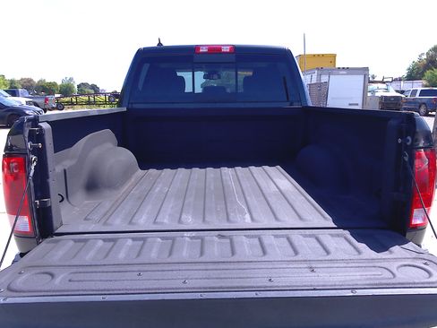 Used 2016 RAM 1500 SLT image 13