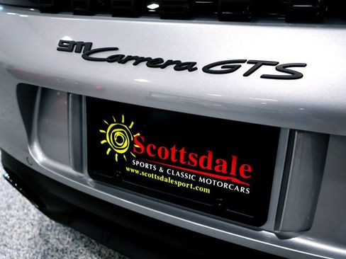Used 2024 Porsche 911 GTS Cabriolet image 9