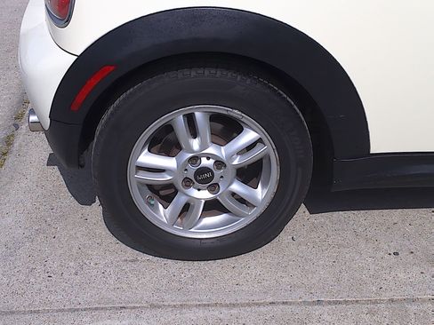 Used 2011 MINI Cooper image 32