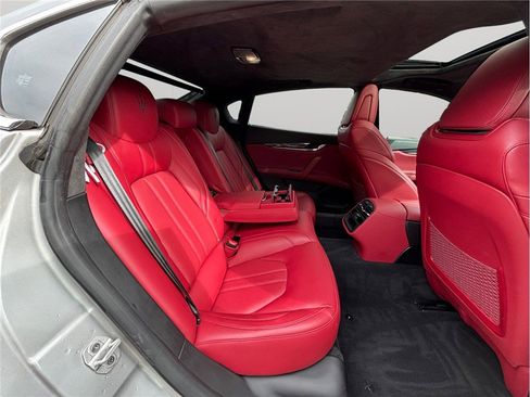 Used 2018 Maserati Quattroporte GTS GranSport image 45