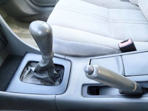 Used 2000 Toyota Camry CE FWD image 2