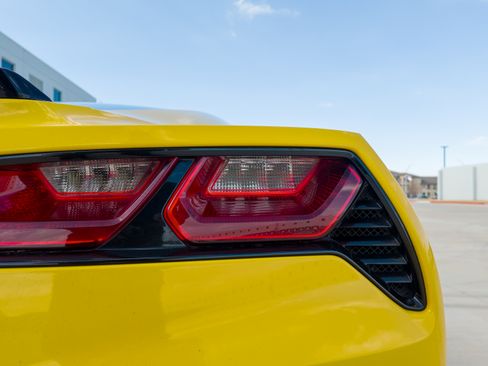 Used 2014 Chevrolet Corvette 2LT image 17