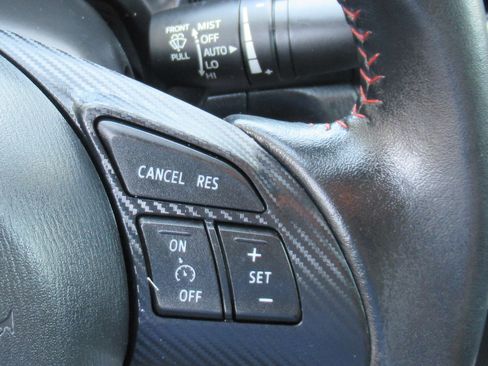 Used 2016 MAZDA MAZDA3 i Grand Touring Sedan FWD image 22
