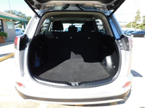 Used 2016 Toyota RAV4 XLE image 7