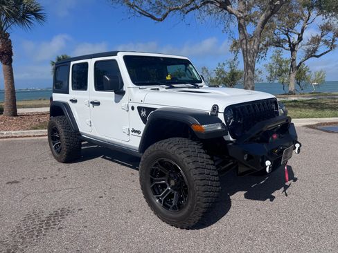 Used 2024 Jeep Wrangler 4WD Unlimited Sport image 9