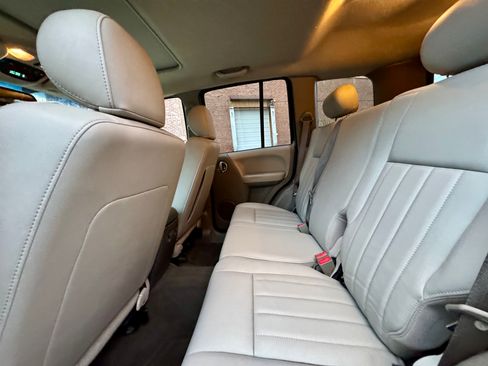 Used 2017 BMW 320i xDrive image 7