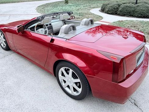Used 2004 Cadillac XLR image 2