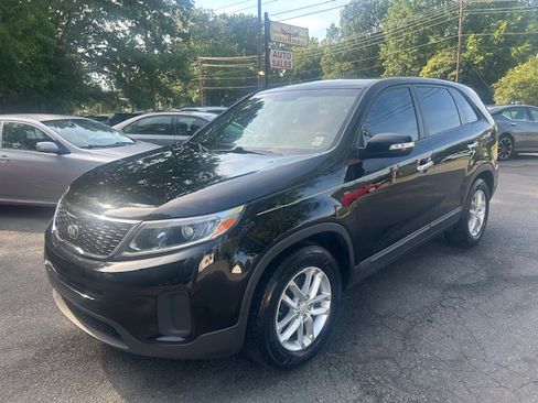 Used 2014 Kia Sorento FWD LX image 1
