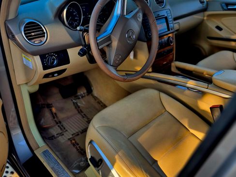 Used 2009 Mercedes-Benz ML 350 4MATIC image 8