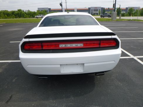 Used 2011 Dodge Challenger R/T image 7