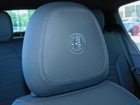 Used 2024 Alfa Romeo Tonale Ti AWD/4WD image 4