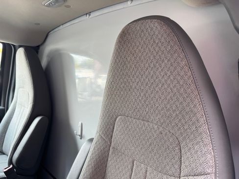 Used 2015 Chevrolet Express 3500 image 12