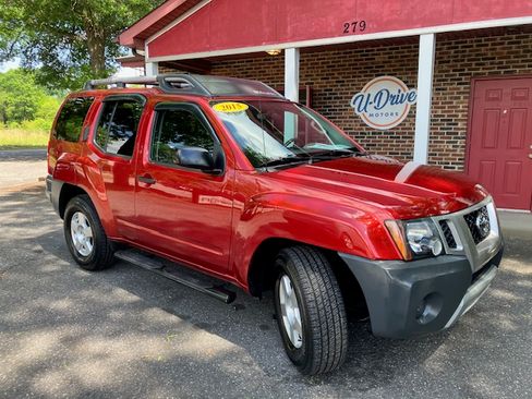 Used 2015 Nissan Xterra 2WD image 1