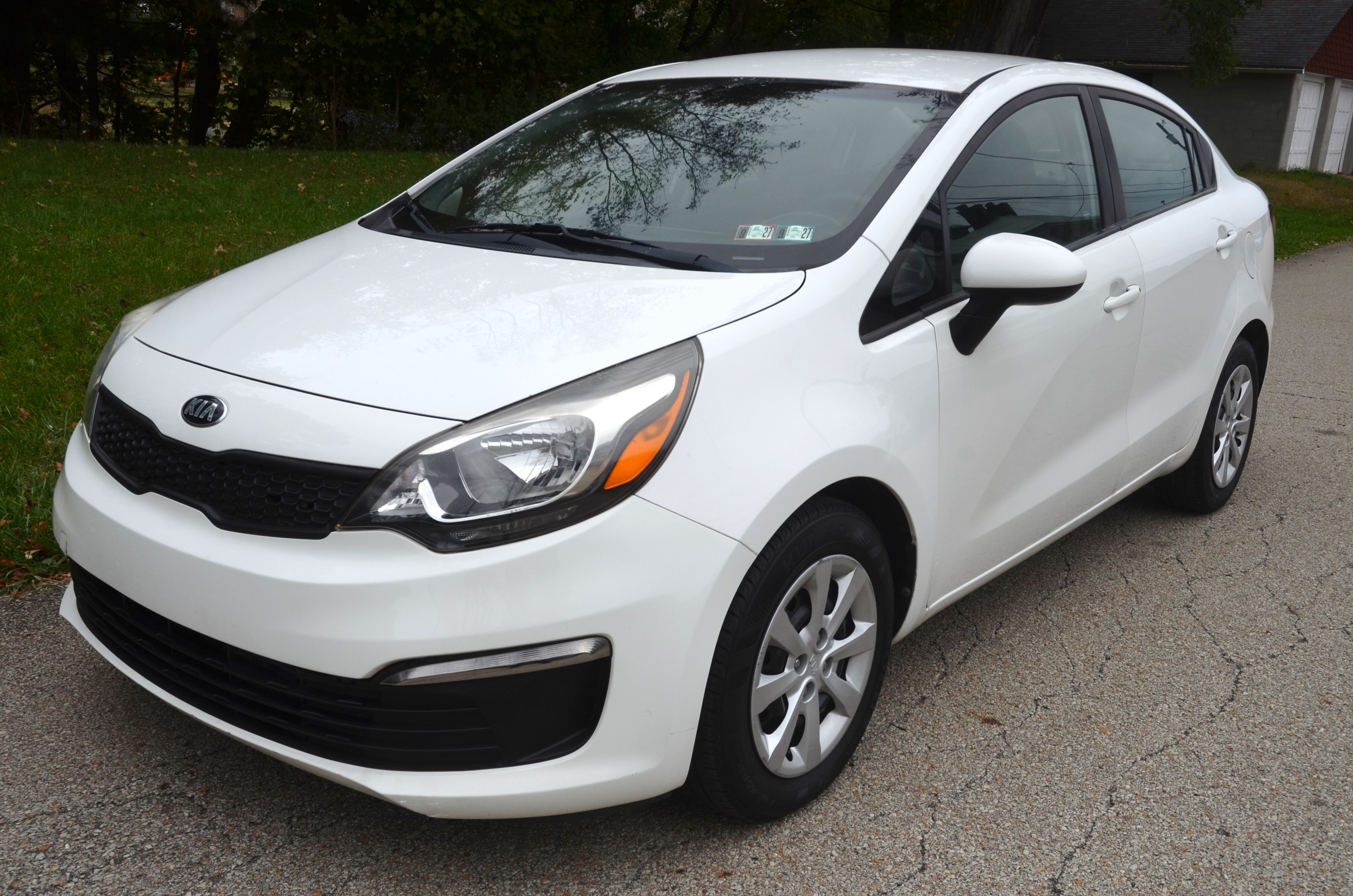 Used 2017 Kia Rio LX Sedan FWD image 2