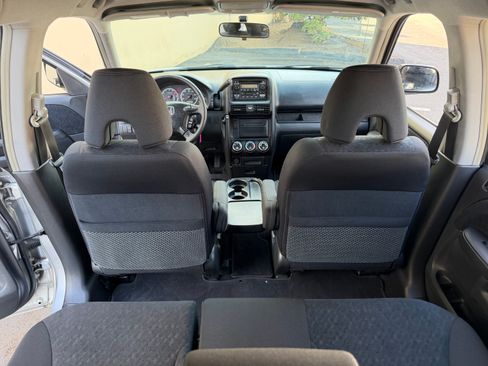 Used 2005 Honda CR-V LX image 28