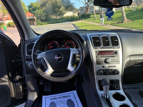 Used 2011 GMC Acadia SL image 22