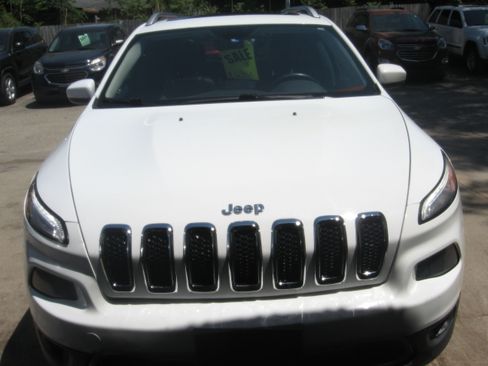 Used 2014 Jeep Cherokee 4WD Limited image 2
