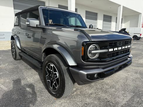 Used 2023 Ford Bronco 4-Door Outer Banks AWD/4WD image 1