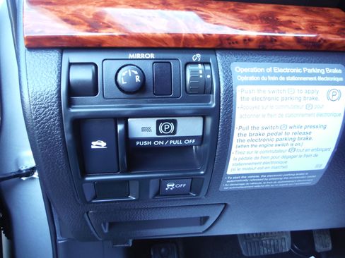 Used 2011 Subaru Outback 2.5i Limited image 21