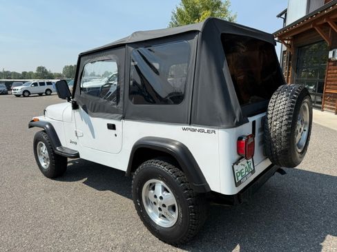 Used 1991 Jeep Wrangler 4WD S image 5