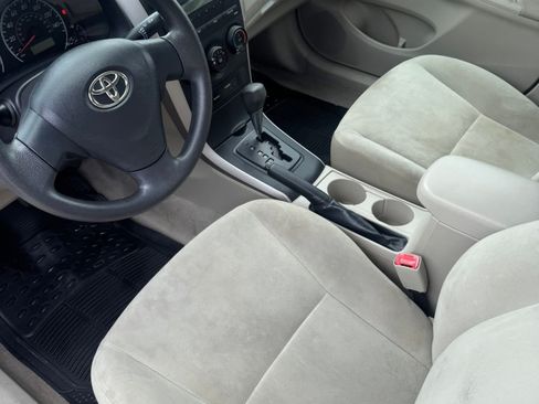 Used 2013 Toyota Corolla image 6