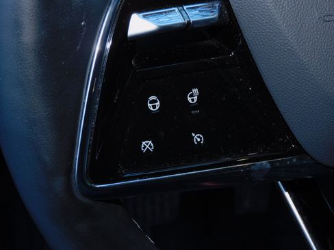 Used 2024 Cadillac Lyriq Luxury image 38