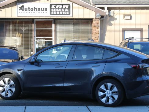 Used 2024 Tesla Model Y Long Range image 4