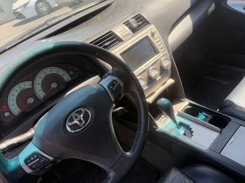 Used 2010 Toyota Camry FWD image 11