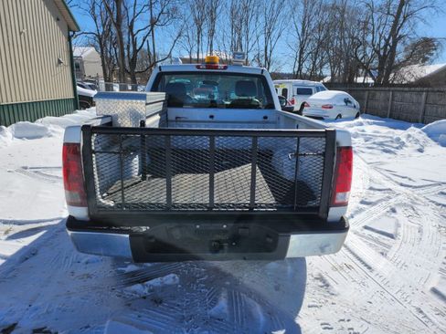 Used 2010 GMC Sierra 1500 W/T image 8
