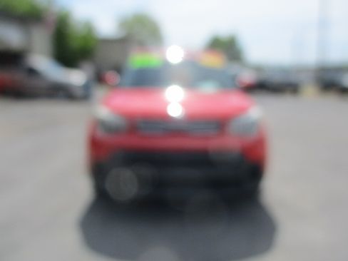 Used 2019 Kia Soul S FWD image 3