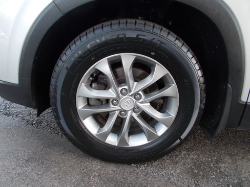 Used 2020 Hyundai Santa Fe SE image 9