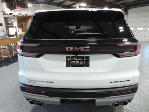 Used 2025 GMC Acadia Elevation image 13