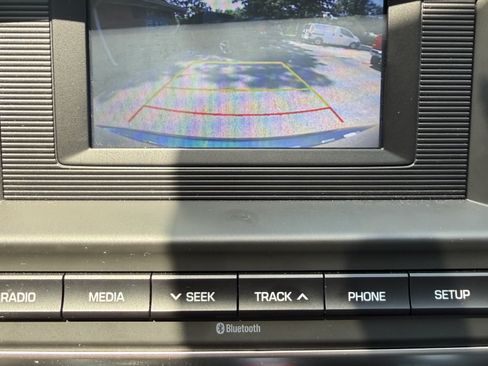 Used 2020 Hyundai Elantra SE Sedan FWD image 15