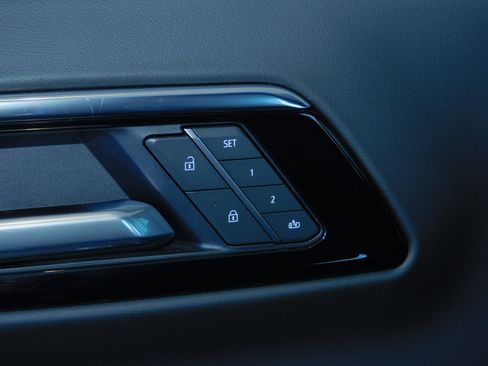 Used 2025 Chevrolet Tahoe Premier image 18