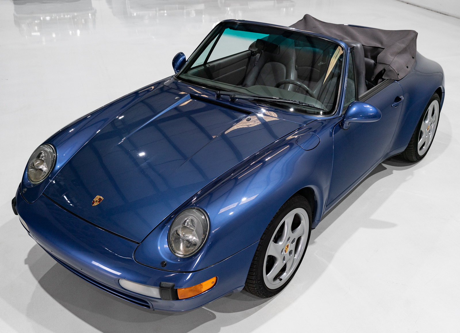 Used 1997 Porsche 911 Carrera Cabriolet RWD image 24
