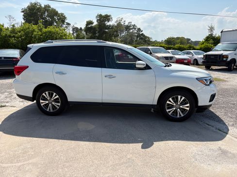 Used 2019 Nissan Pathfinder AWD/4WD image 5