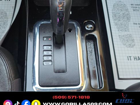 Used 2011 Ford Escape 4WD Limited image 11