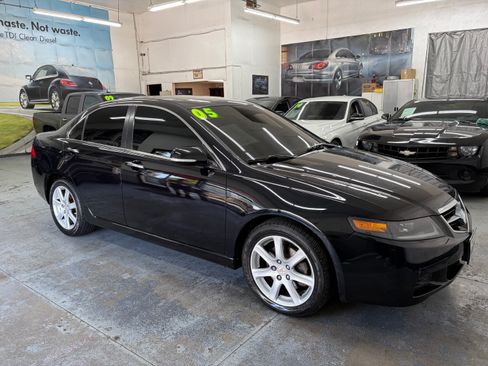 Used 2005 Acura TSX w/ Navigation FWD image 9