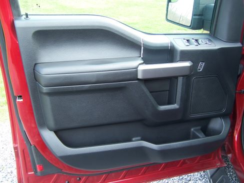 Used 2019 Ford F150 XLT image 10