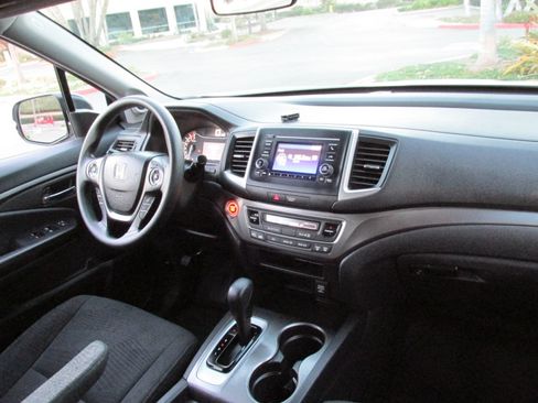 Used 2018 Honda Pilot LX image 8