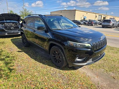 Used 2023 Jeep Cherokee Altitude Lux