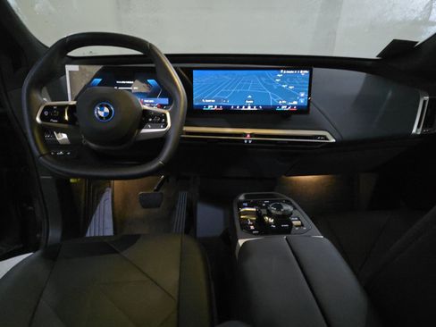 Used 2025 BMW iX xDrive50 image 8