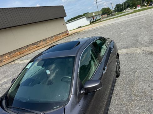 Used 2016 Honda Accord EX-L Sedan image 12