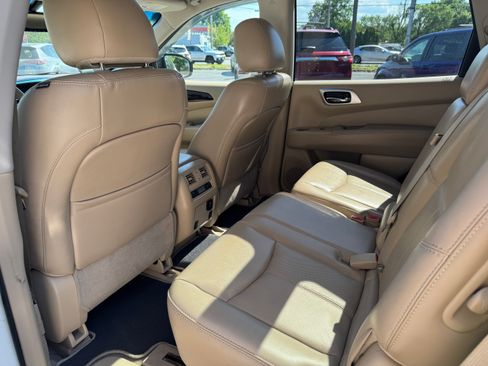 Used 2015 Nissan Pathfinder AWD/4WD image 10
