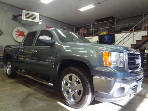 Used 2011 GMC Sierra 1500 SLE image 1