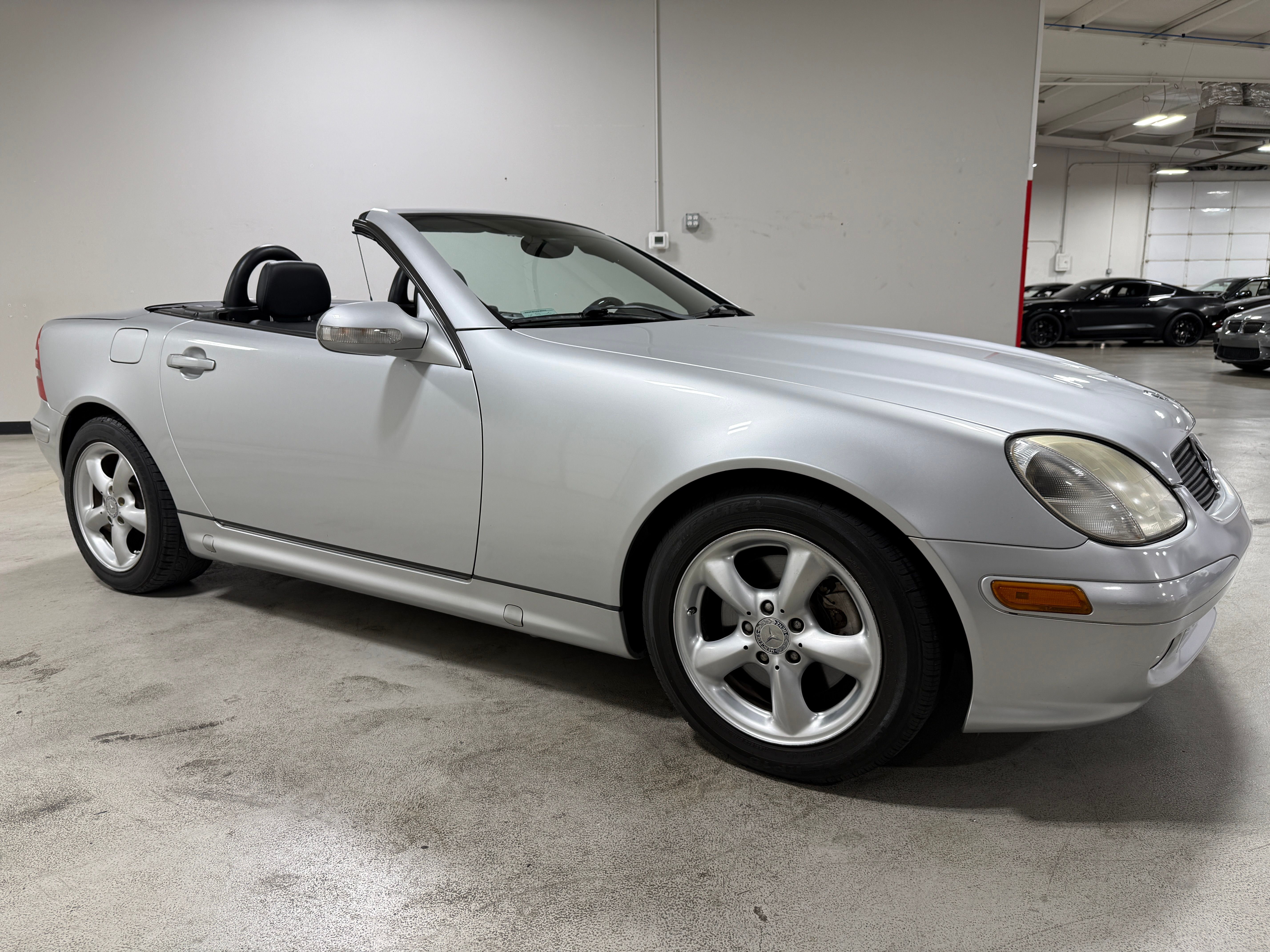 Used 2001 Mercedes-Benz SLK 320 image 2