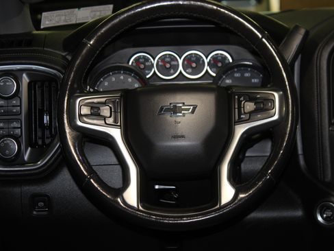 Used 2020 Chevrolet Silverado 1500 LT Trail Boss image 38