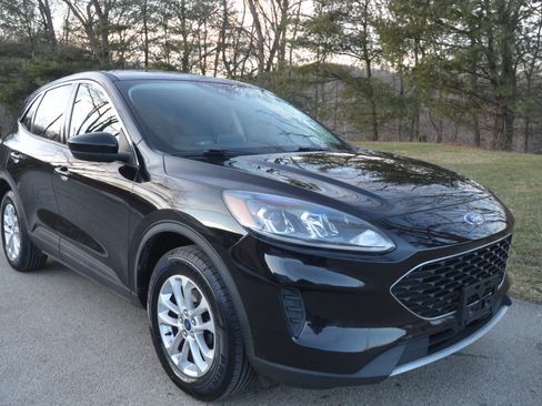 Used 2021 Ford Escape SE image 6